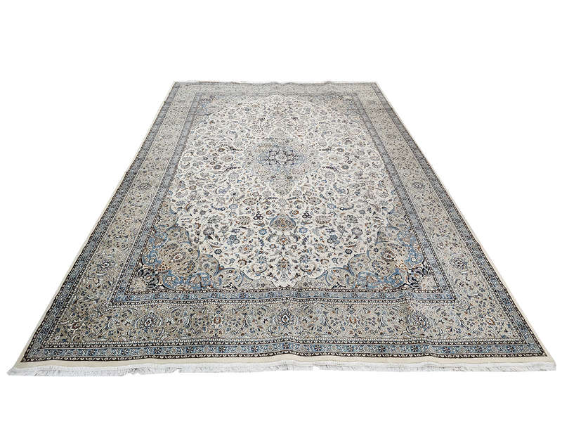 Beautiful Persian Kashan Machine Made Carpet 400 x 300 CM