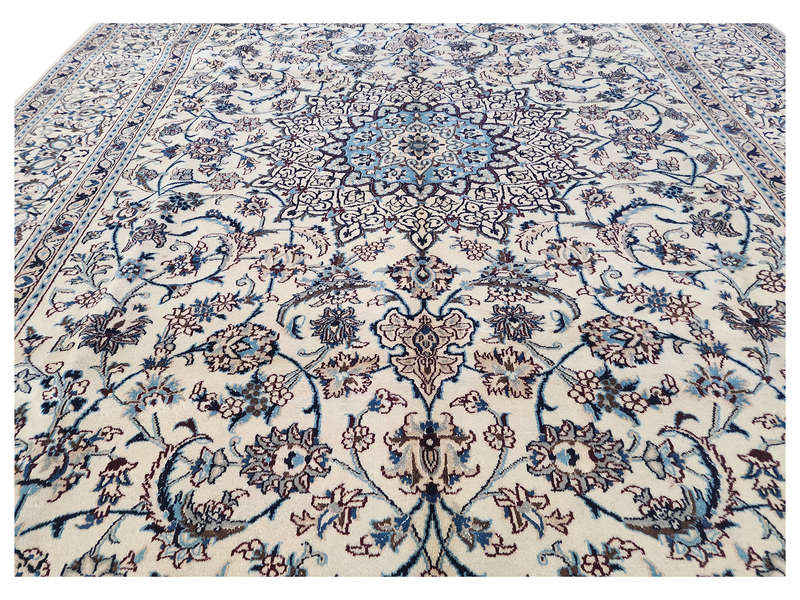 Stunning SecondHand Nain Persian Carpet 327 X 250 CM