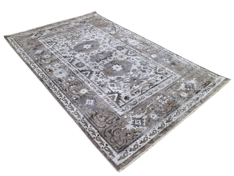 Stunning Turkish Machine Made Carpet 290 X 200 CM