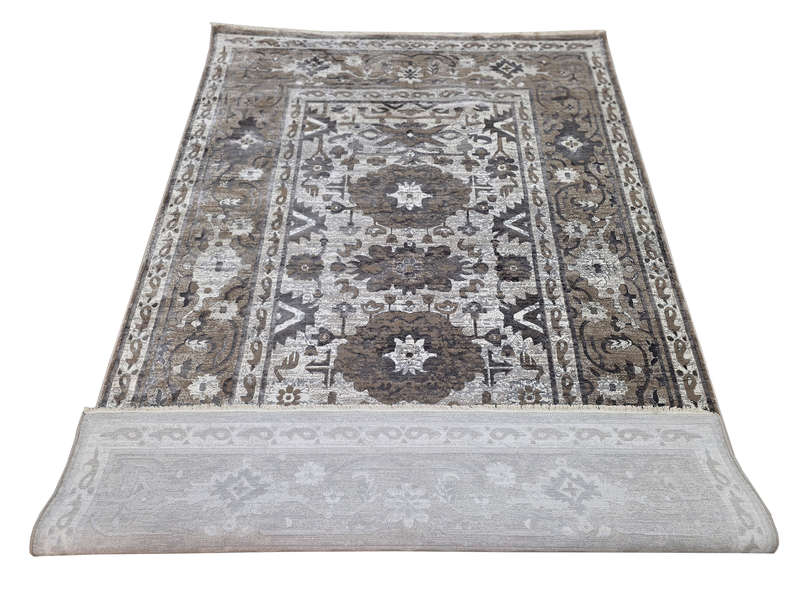 Stunning Turkish Machine Made Carpet 290 X 200 CM