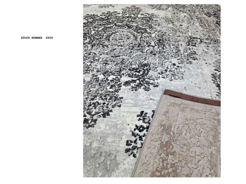 Beautiful Vintage Machine Made Carpet 290 X 200 cm