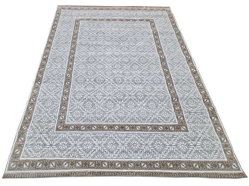 Stunning Classic Design Carpet 230 x 160 CM