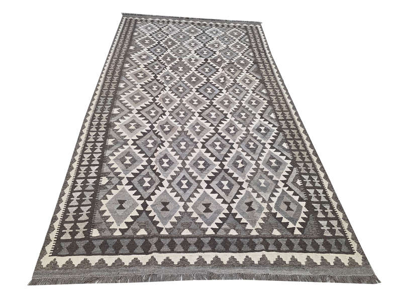 Fine Handwoven Natural Kilim 305 x 197cm