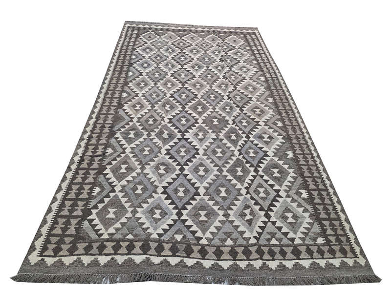 Fine Handwoven Natural Kilim 305 x 197cm