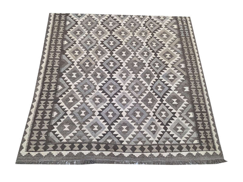 Fine Handwoven Natural Kilim 305 x 197cm