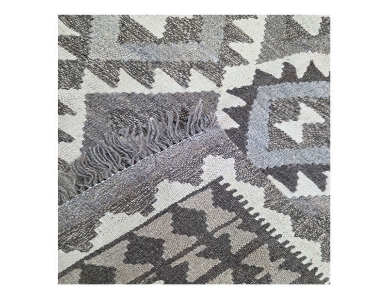 Fine Handwoven Natural Kilim 305 x 197cm