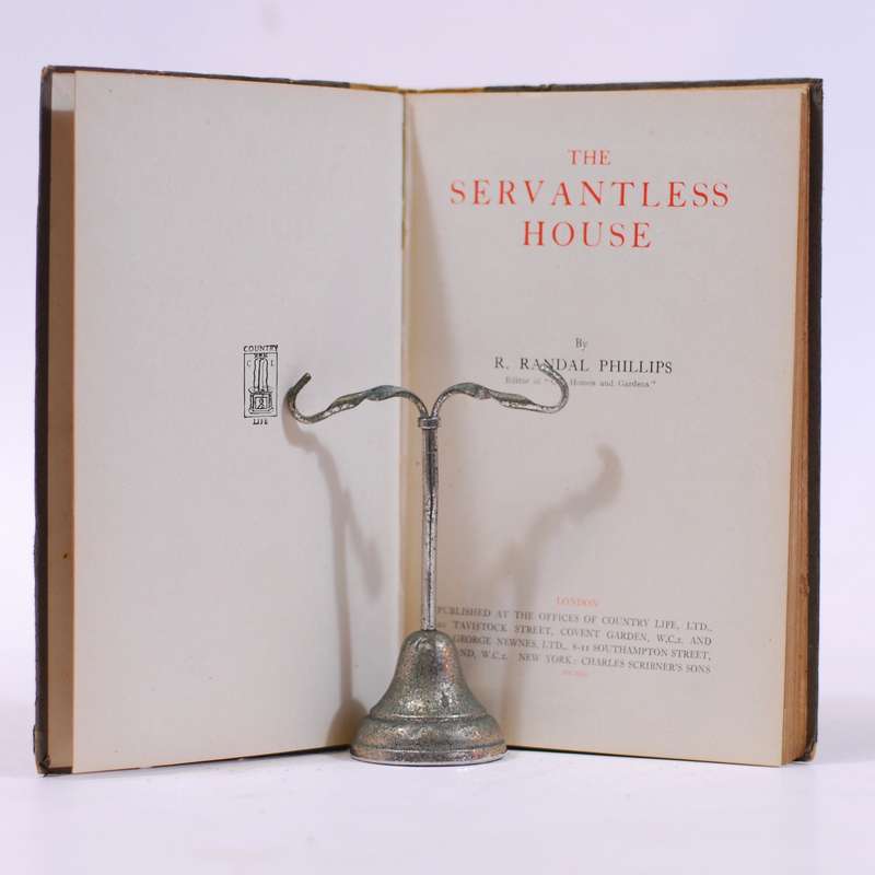 The Servantless House - Rhillips, Randal