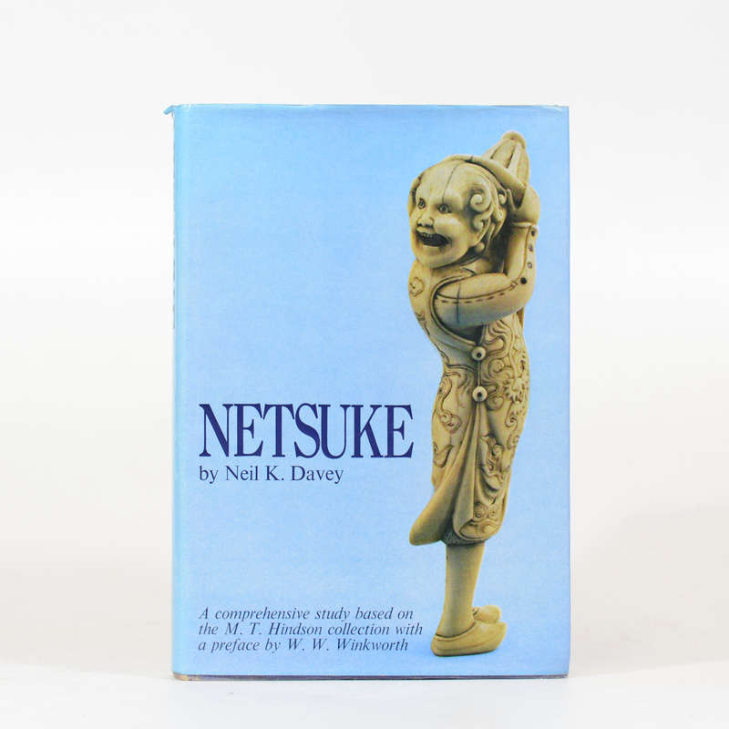 Netsuke. A comprehensive study based on the M T Hindson Collection - Davey, Neil K