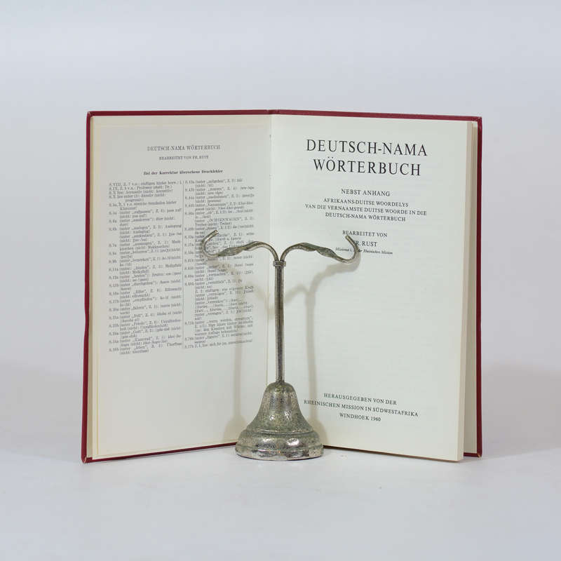 Deutsch-Nama Worterbuch. Nebst Anhang Afrikaans-Duitse Woordelys van die Vernaamste Duitse Woorde...