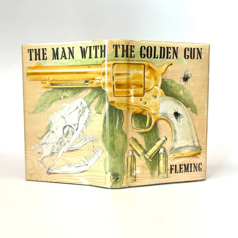 The Man with the Golden Gun - Ian Fleming