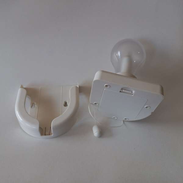 Battery operated stick up bulbs