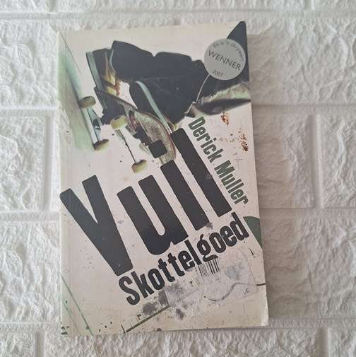Vuil Skottelgoed - Derick Muller