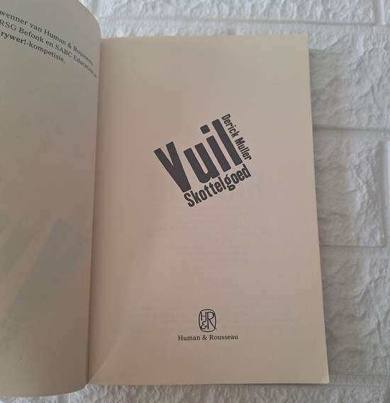 Vuil Skottelgoed - Derick Muller