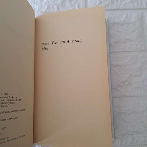 Under Different Start - Carolyn Bear