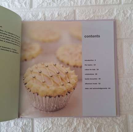 Cupcakes  - Joanna Farrow