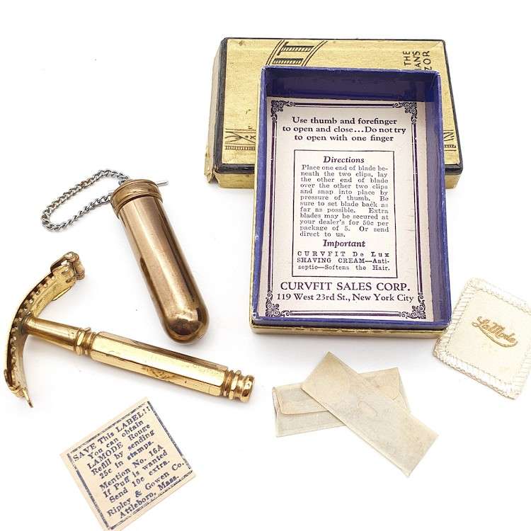 Curvfit The Woman's Razor