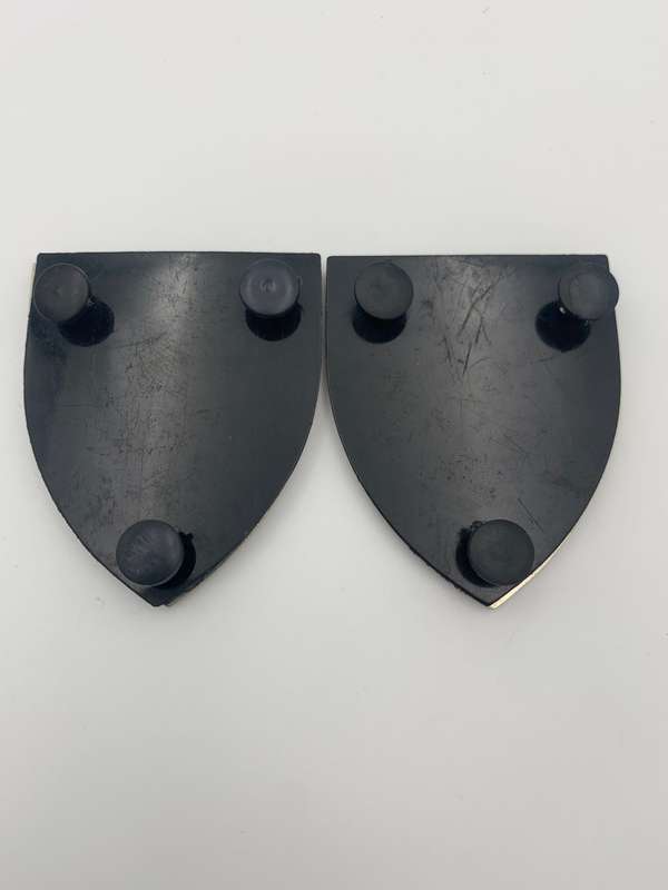 1 Recce Regt Metal Shoulder Flash Pair