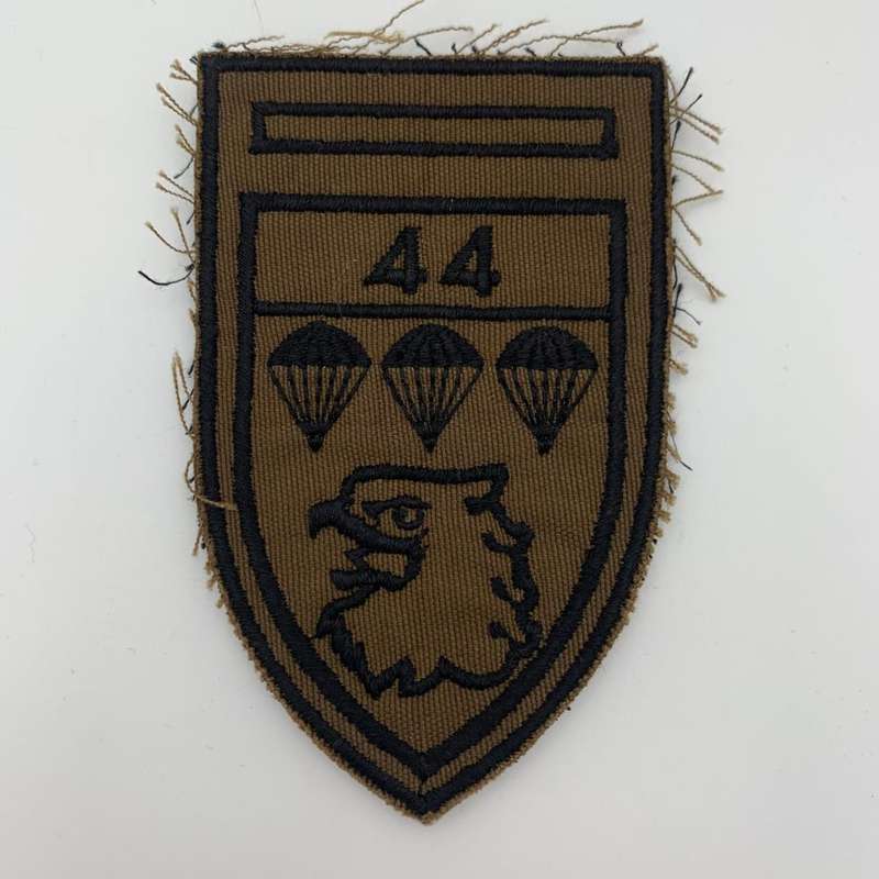 3 Para Batt 2nd Type Nutria Shoulder Flash