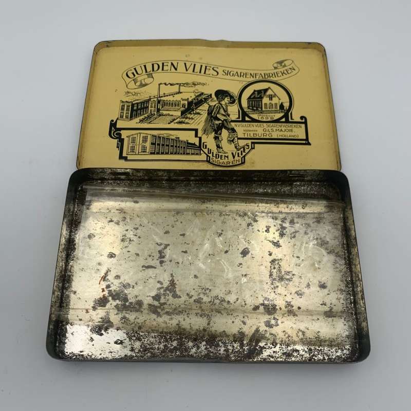 No Punto Farida Cigarette Tin