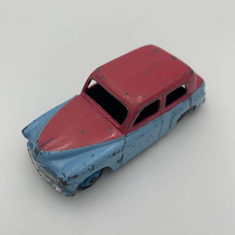 Dinky Toy Hillman Minx No.154 (1955)