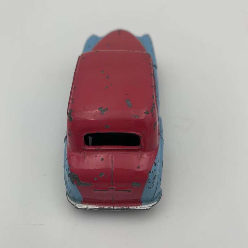 Dinky Toy Hillman Minx No.154 (1955)