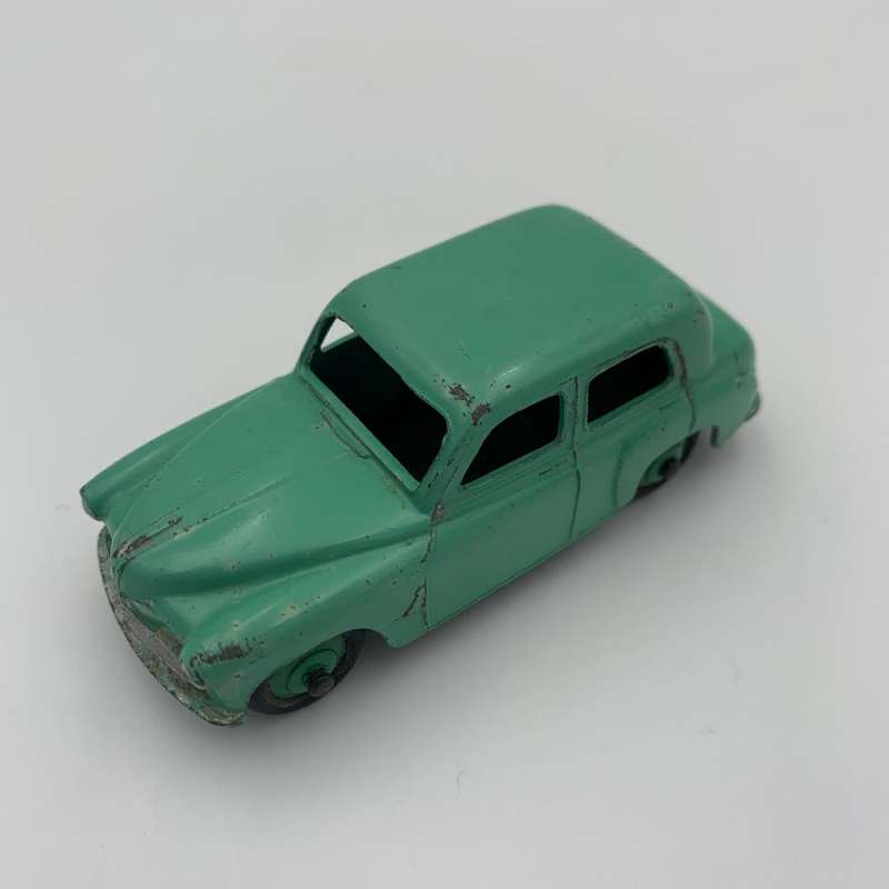 Dinky Toy Hillman Minx No.154 (1955)