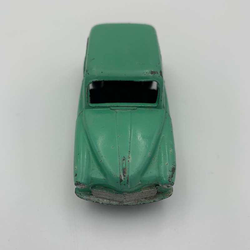Dinky Toy Hillman Minx No.154 (1955)