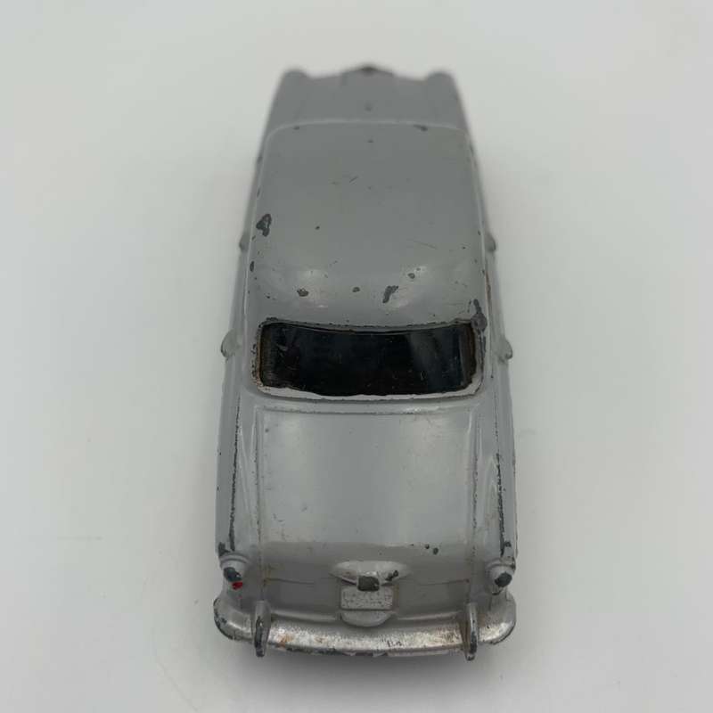 Dinky Toy Austin A105 Saloon No.176 (1958-59)