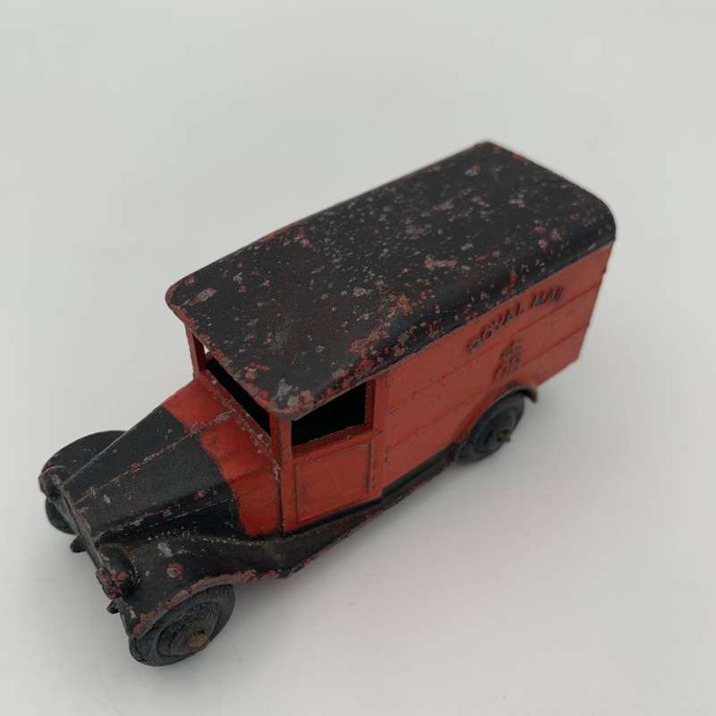 Dinky Toy Royal Mail Van No.346 (1938-47)