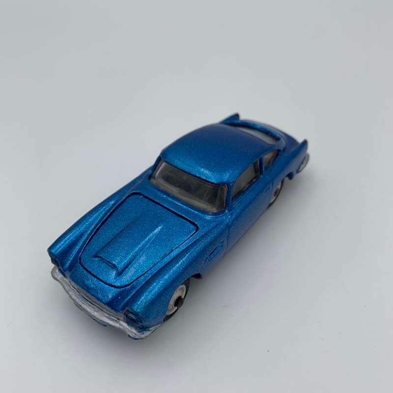 Aston Martin DB4 (repainted) 1960-62 No.218