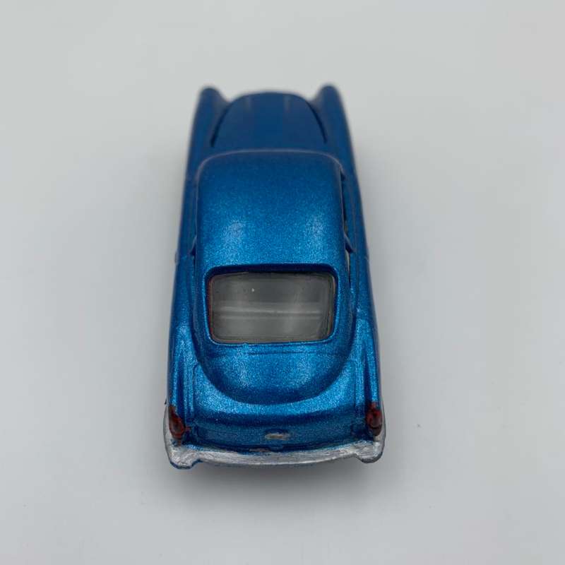 Aston Martin DB4 (repainted) 1960-62 No.218