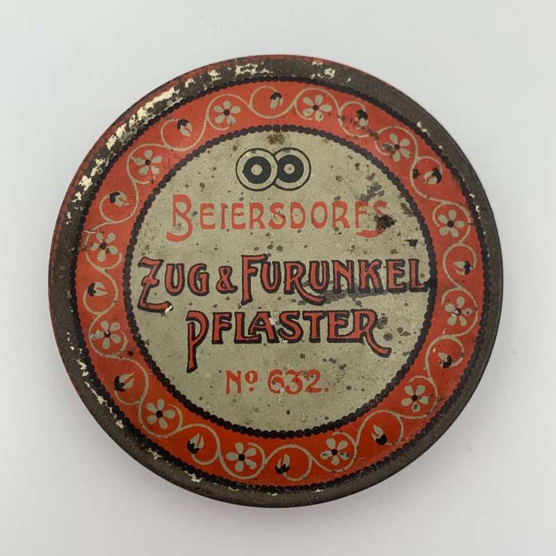 Beiersdorp "Zug and Furunkel Pflasters" Tin