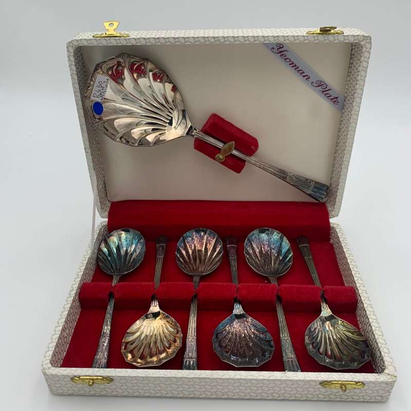EPNS Yeoman Plate Fruit Set in White Case