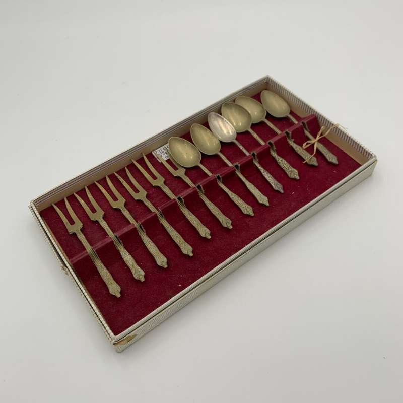 Apostle Snail Forks and Teaspoons in White Striped Case