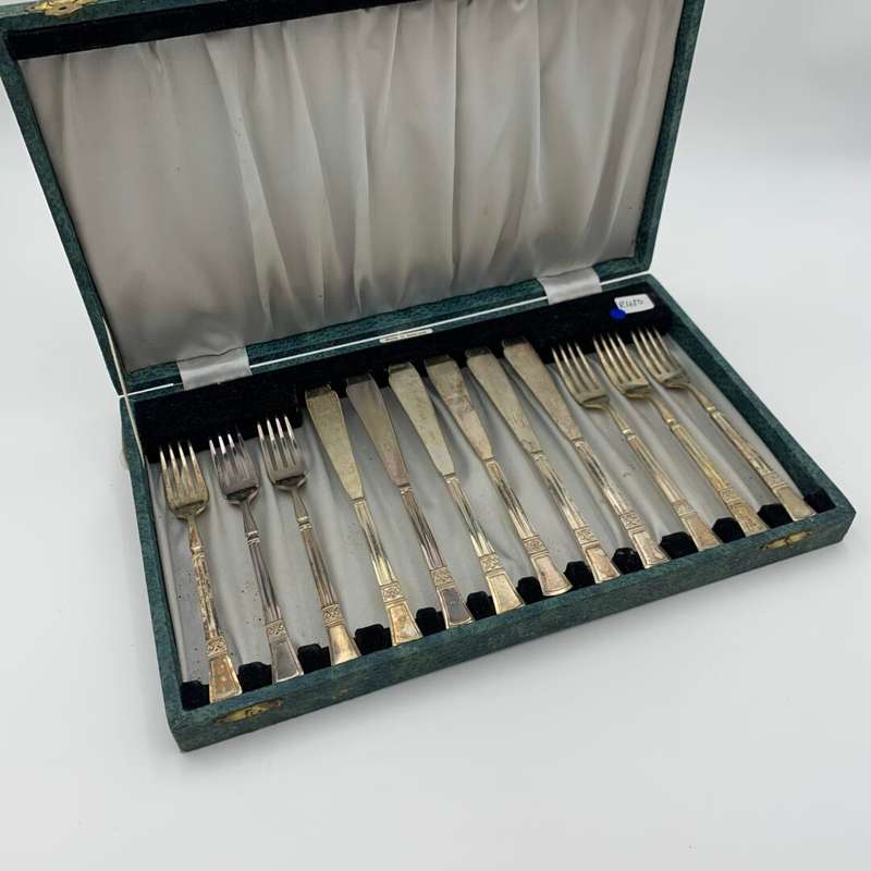 12 Piece Fish Set in Navy Case