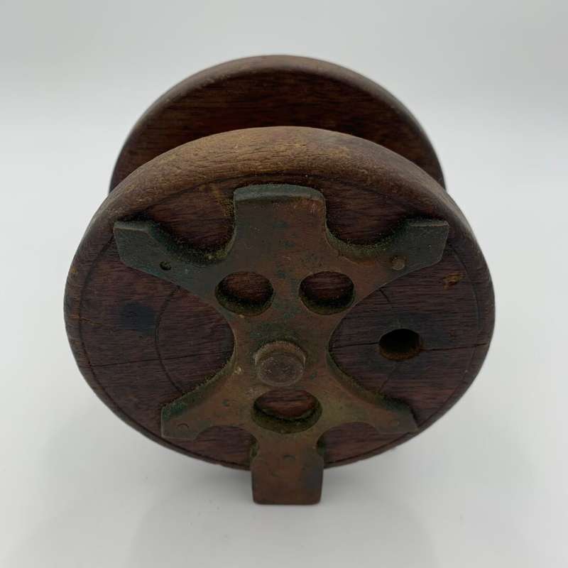 Castle Reel Centre Pin Reel Frog Back 4.5"