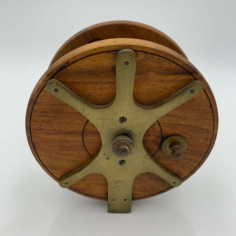 Centre Pin Reel Frog Back 6"