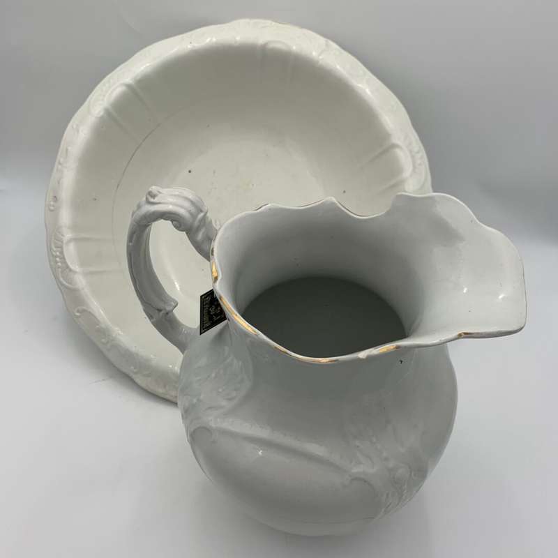 Plain White Wash Basin and Pitcher Set