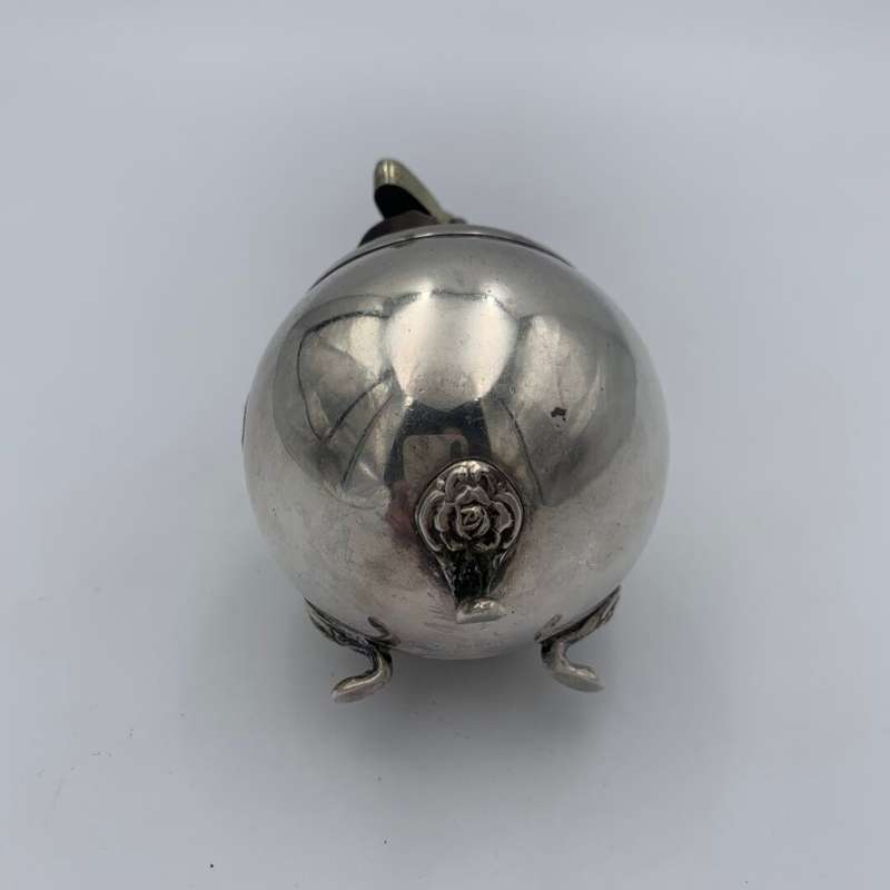 Round Silver Plated Table Lighter
