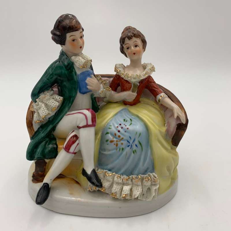 "The Leonardo Collection" Man and Woman on Sofa