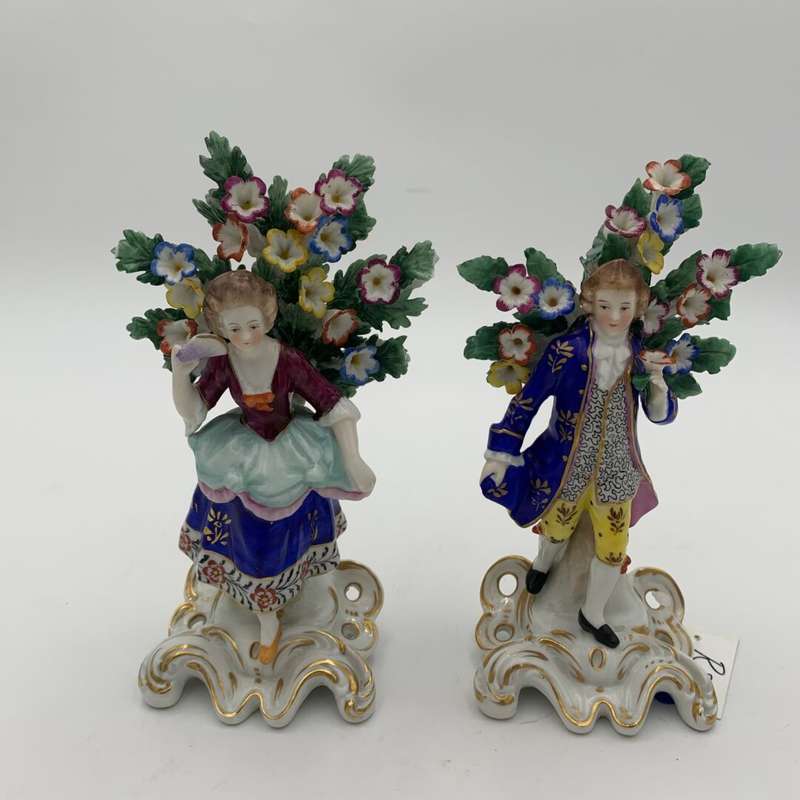 Set of 2 Figurines with Flower Backing