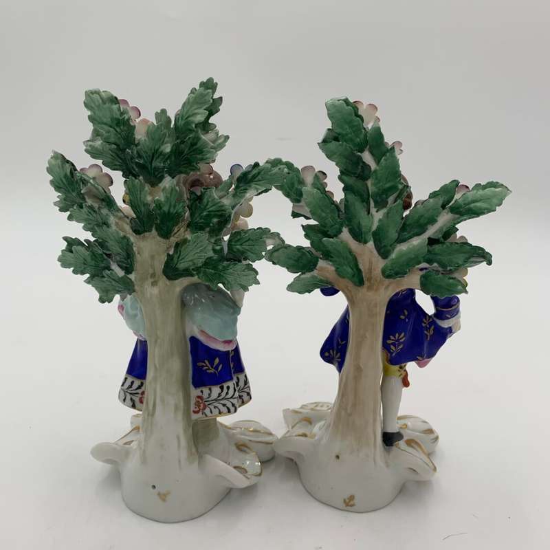 Set of 2 Figurines with Flower Backing