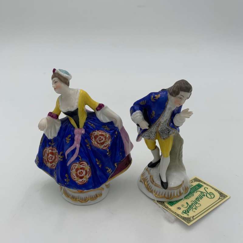 Set of 2 Figurines