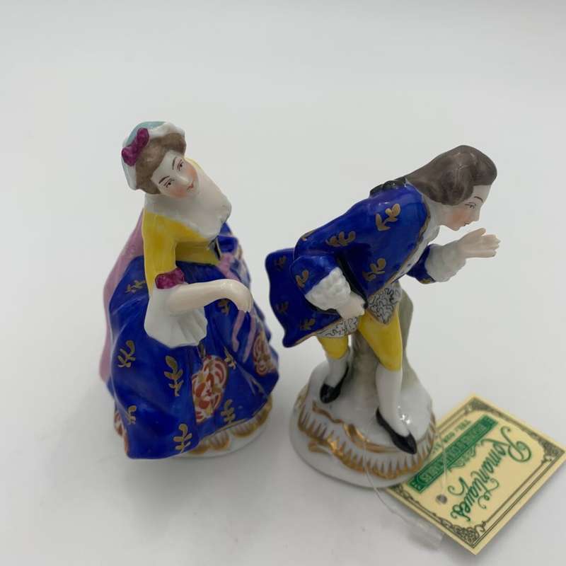Set of 2 Figurines
