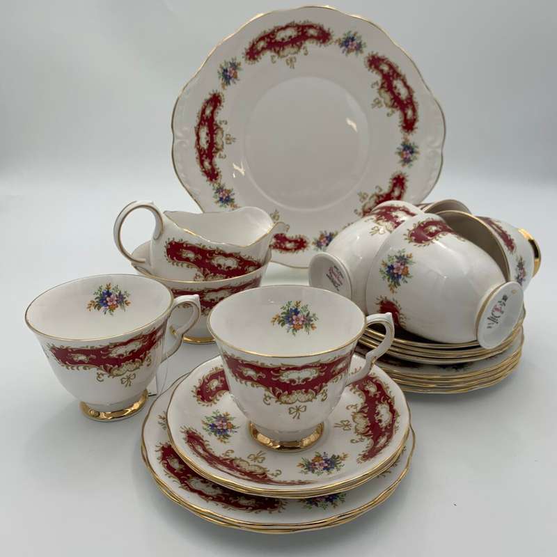 "Queen Anne" Set of 21