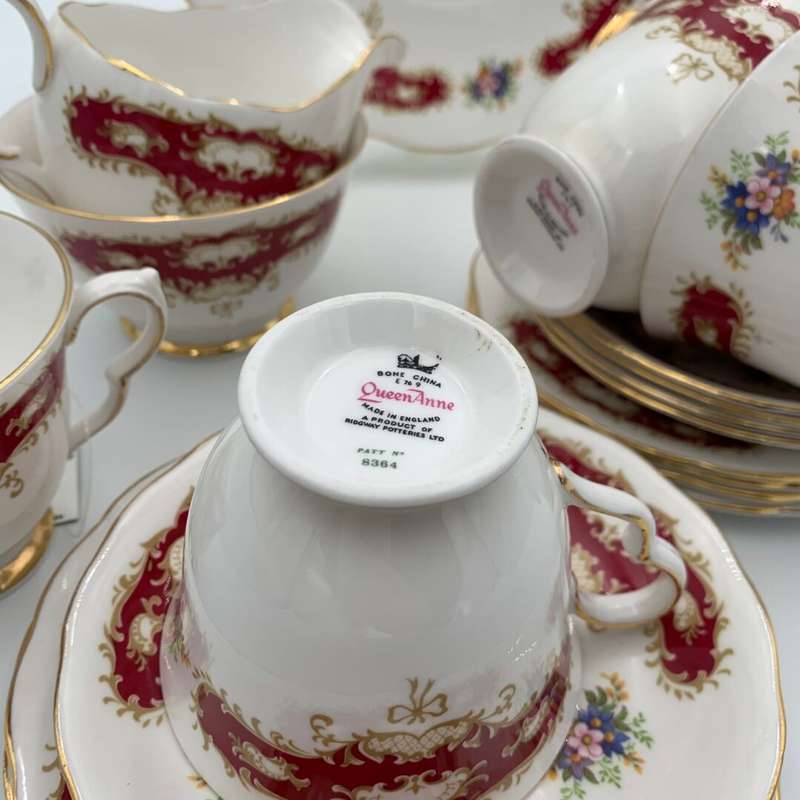 "Queen Anne" Set of 21
