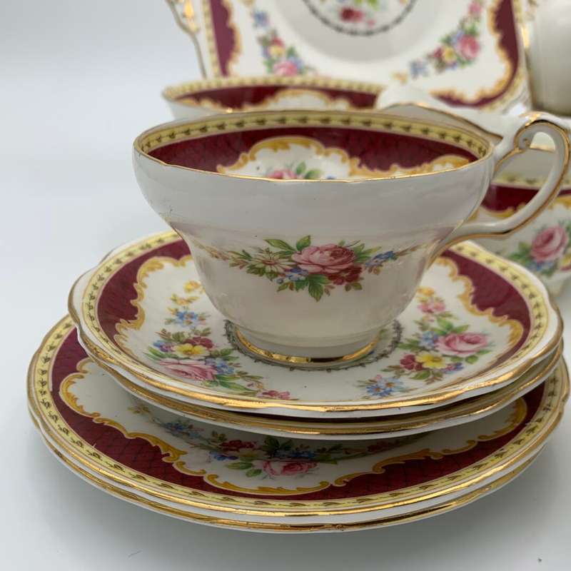 "Windsor Foley Bone China" Set of 22