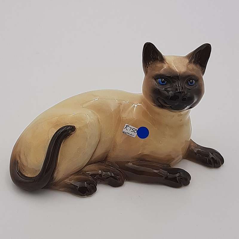 "Beswick" Brown and Black Cat with Blue Eyes Ornament