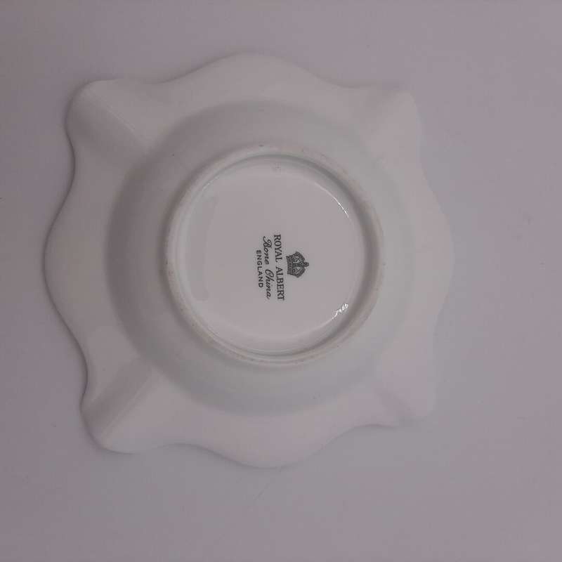 "Royal Albert" White Ash Tray