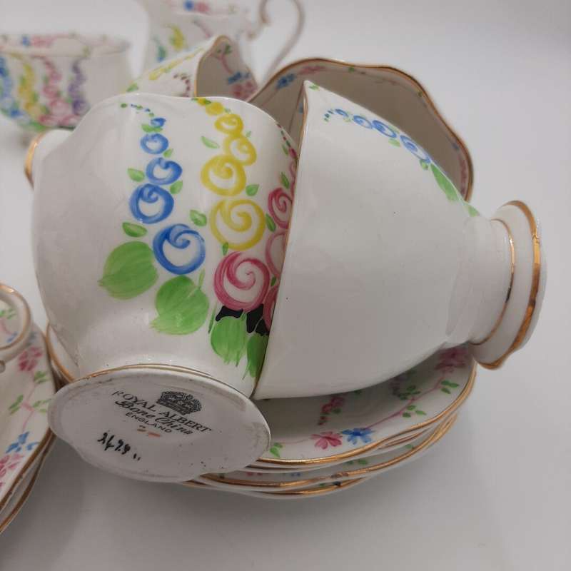 "Royal Albert" Tea Set